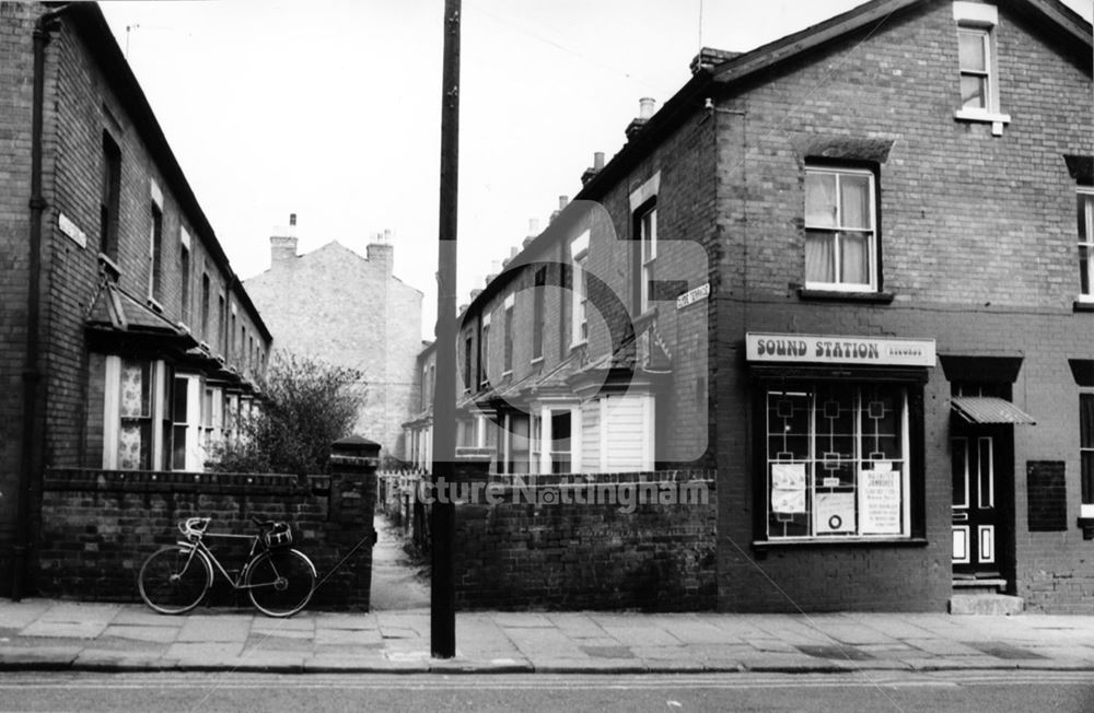 Clyde Terrace, Off Russell Street