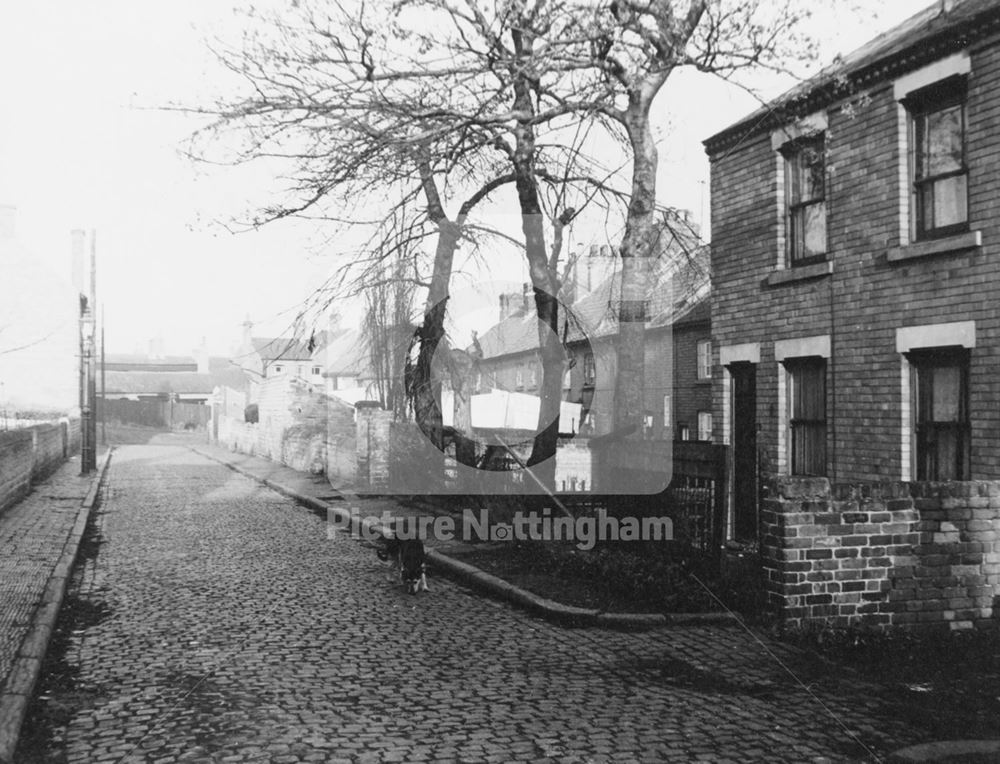 Queen's Square, Basford