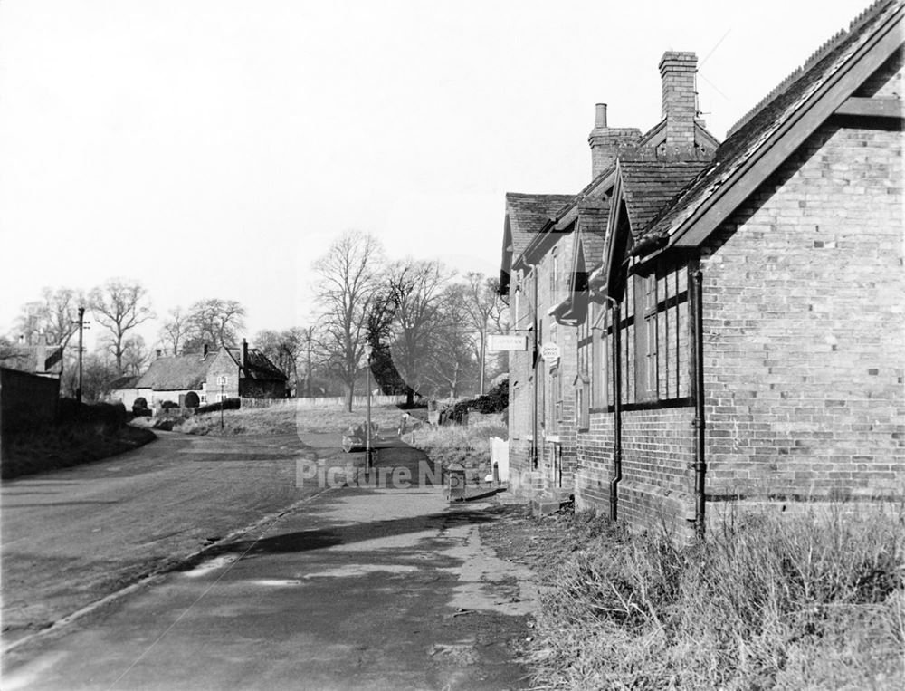 Clifton, Village Lane