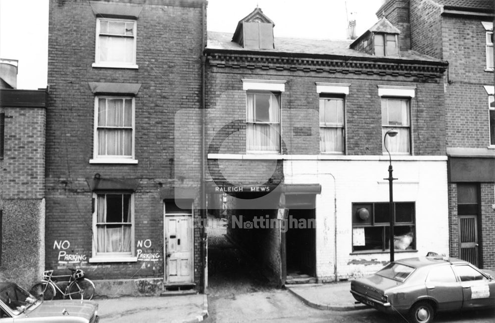 Raleigh St, Raleigh Mews entrance