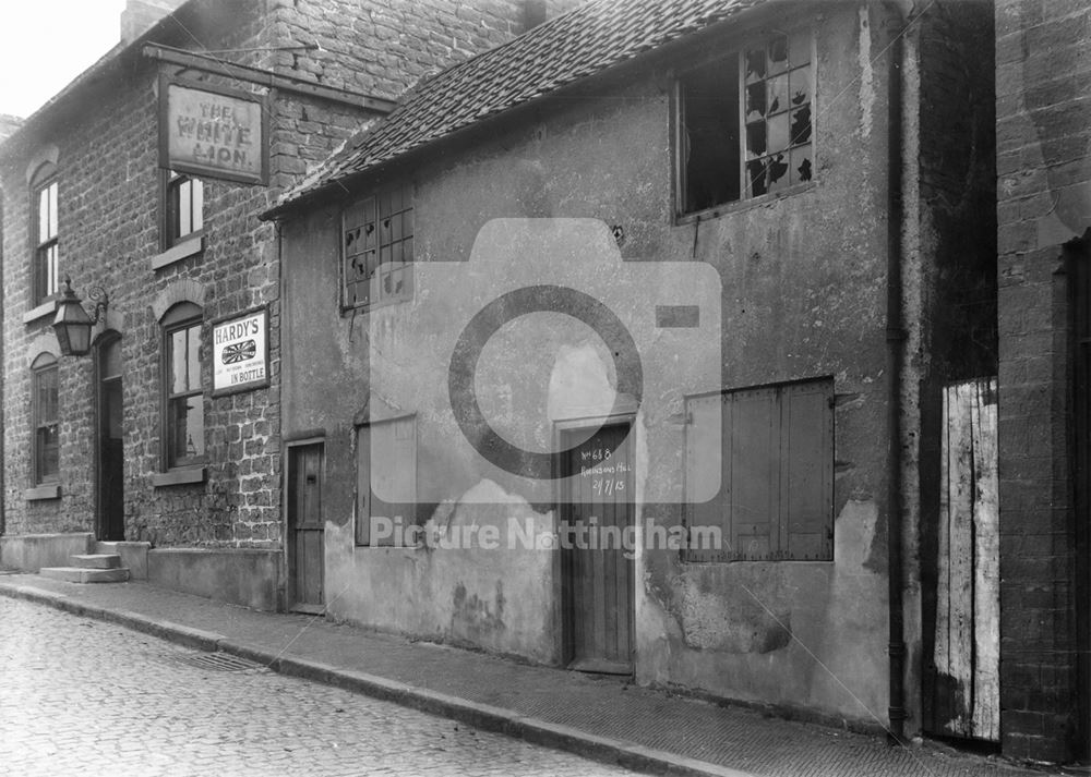 Robinson's Hill and The White Lion Pub