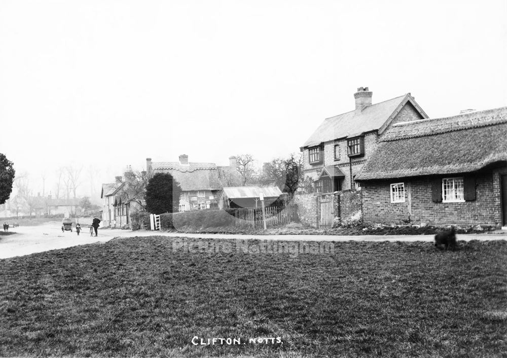 Clifton, Village lane