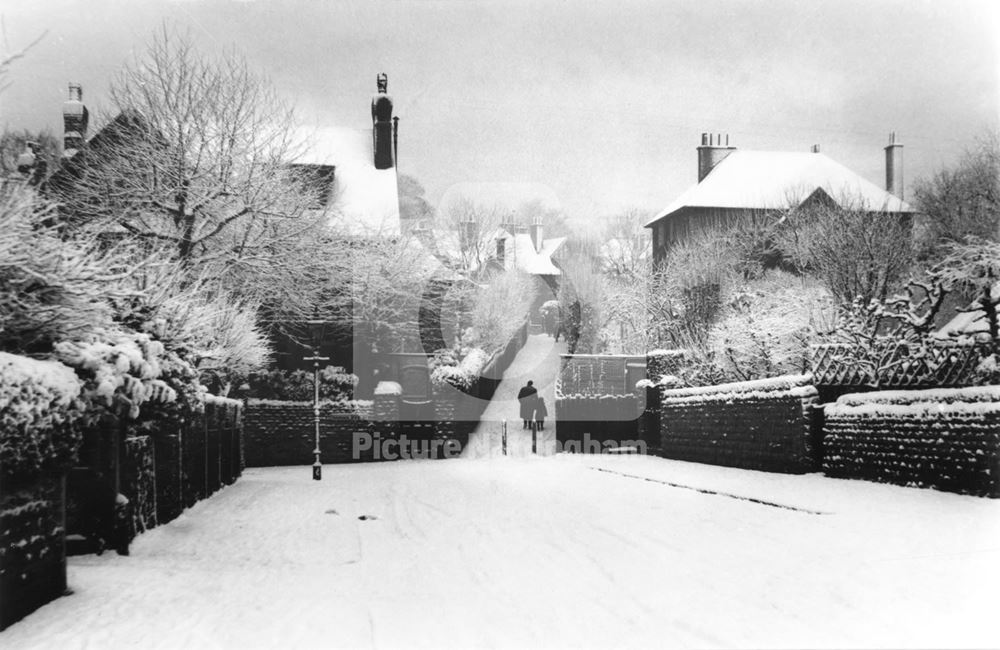 St Andrews Road looking east towards the junction with Thorncliffe Road