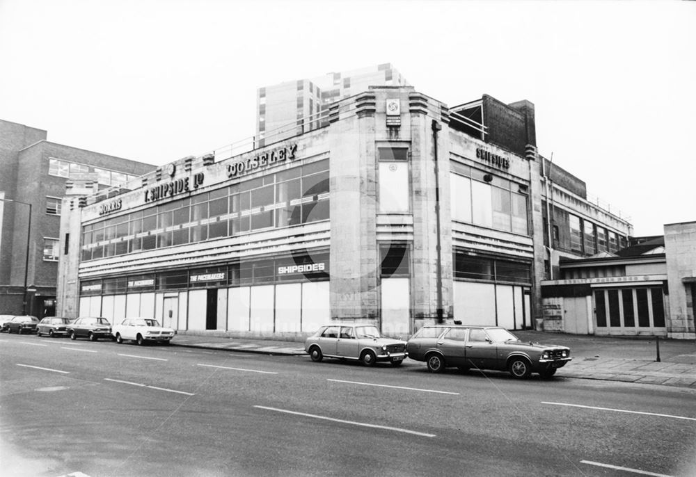 View of the front of T Shipside's Ltd Garage