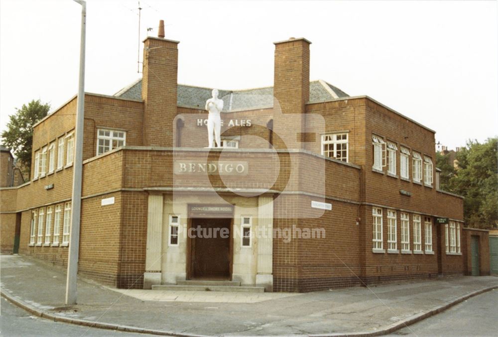 The Bendigo public house - Showing Bendigo's Statue