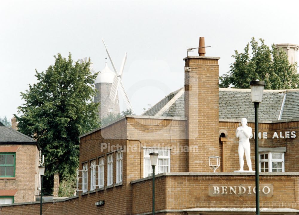 The Bendigo public house - Bendigo's Statue, and Green's Mill