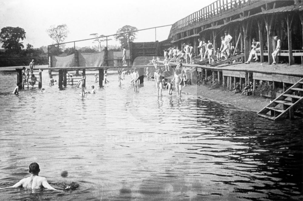 Trent Baths, Victoria Embankment