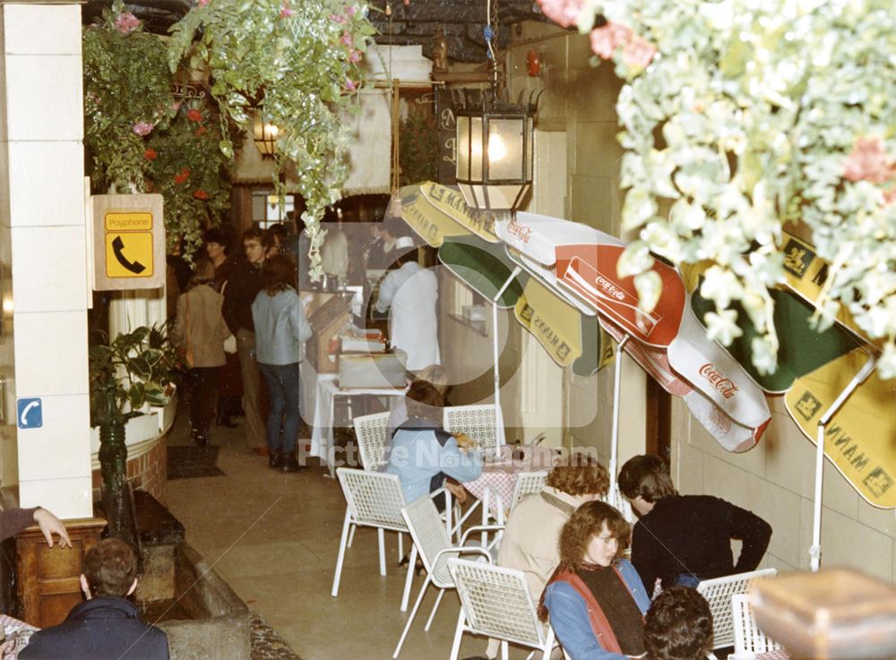 The Flying Horse Hotel, Interior, Entrance passageway