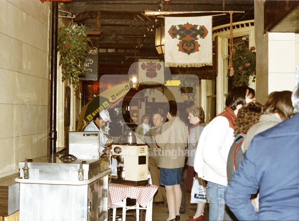 The Flying Horse Hotel, Interior, Entrance passageway