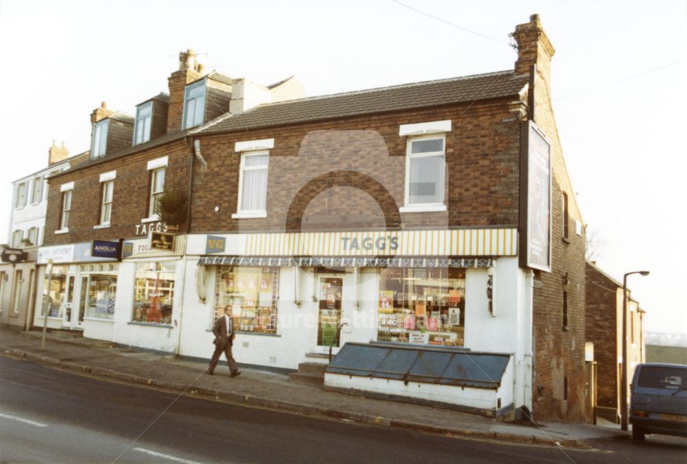 Tagg's store, 672 to 678, Woodborough Road