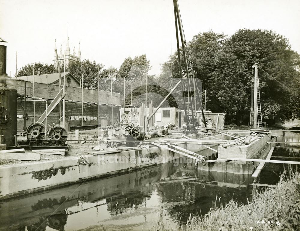 Culvert and bridge pier building on the River Leen during the development of Western Boulevard