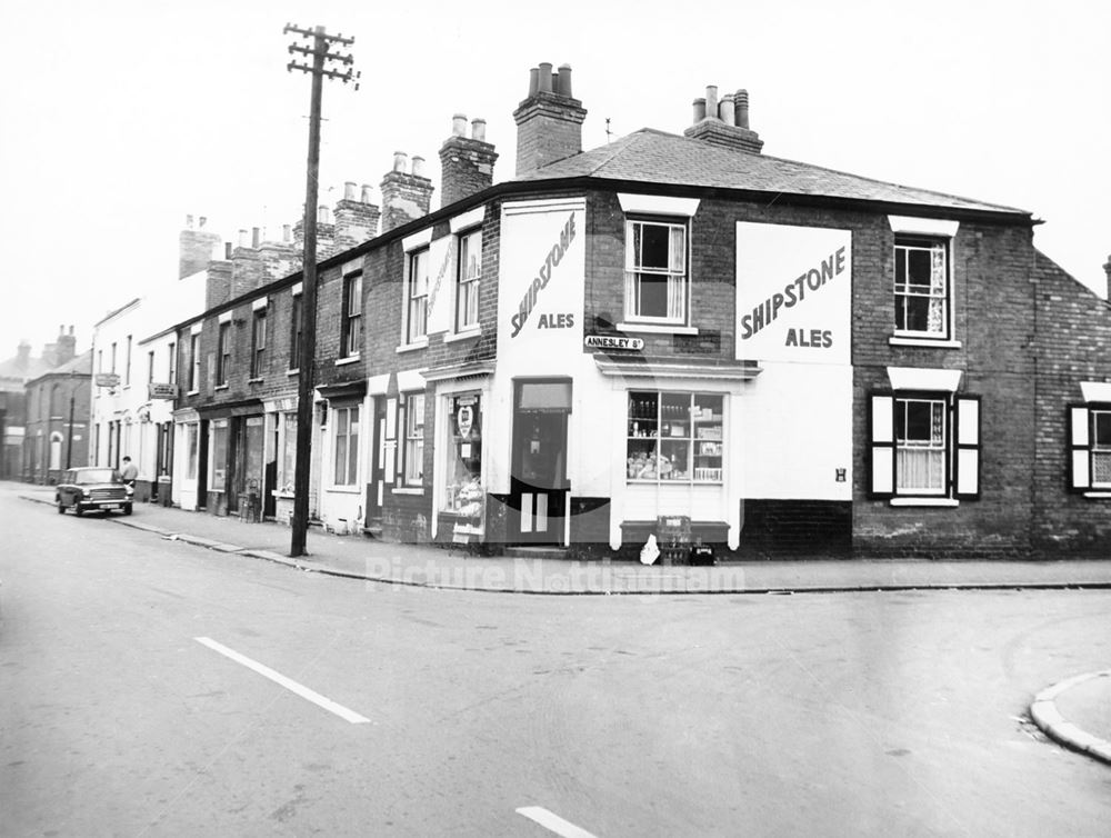 Waterway Street, Meadows