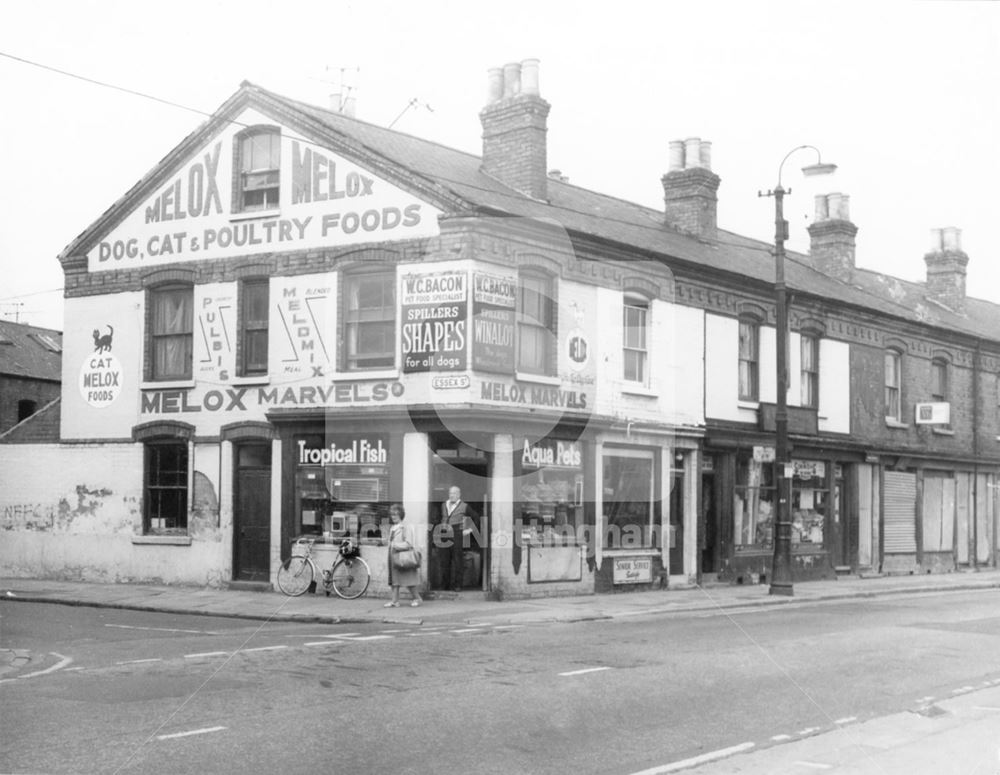 Pet and Petfood Store