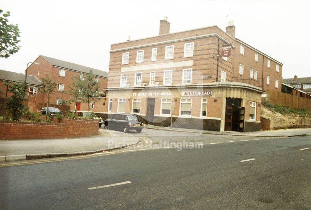 Ye Hole in Ye Wall public house