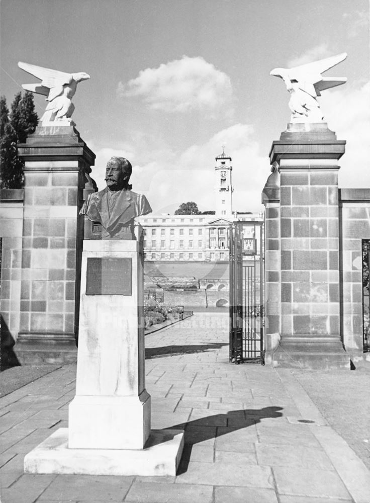 Trent Building through Highfields park gates and the statue of Jesse Boot - University of Nottingham