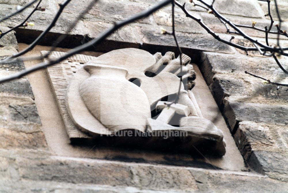 Manvers Pierrepont School - Bas-relief wall sculpture