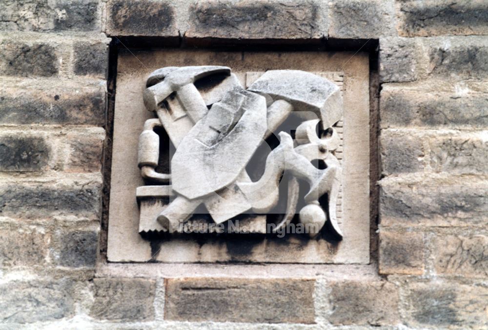 Manvers Pierrepont School - Bas-relief wall sculpture