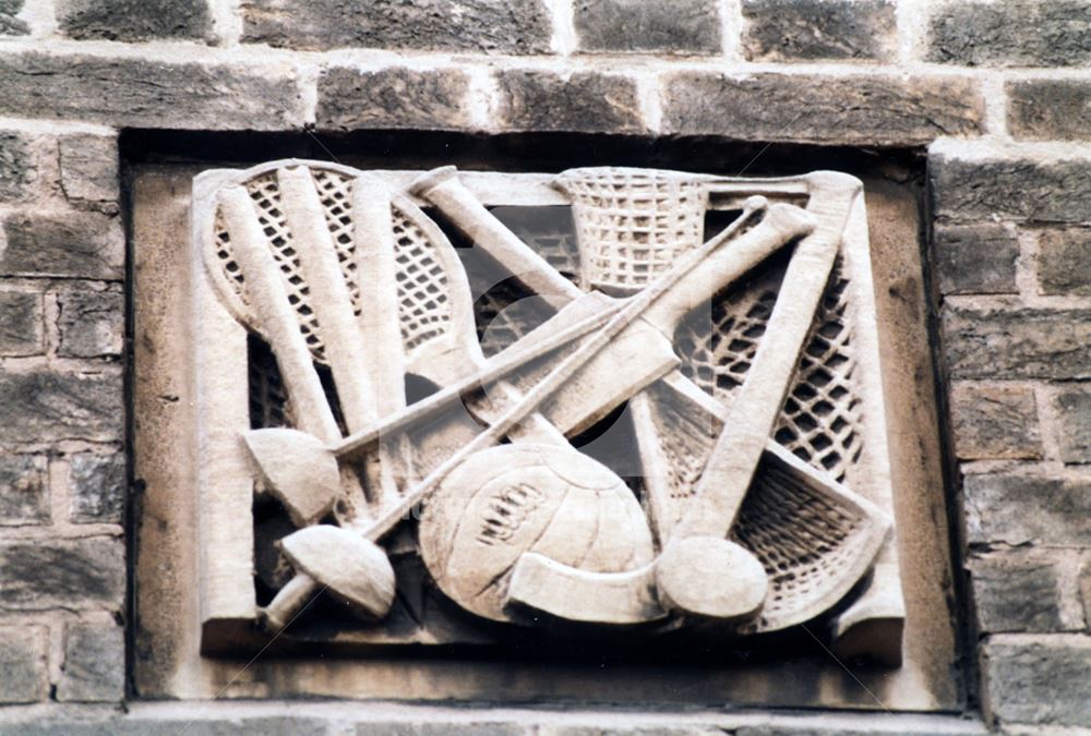 Manvers Pierrepont School - Bas-relief wall sculpture