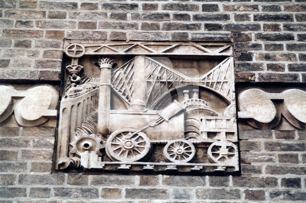 Manvers Pierrepont School - Bas-relief wall sculpture