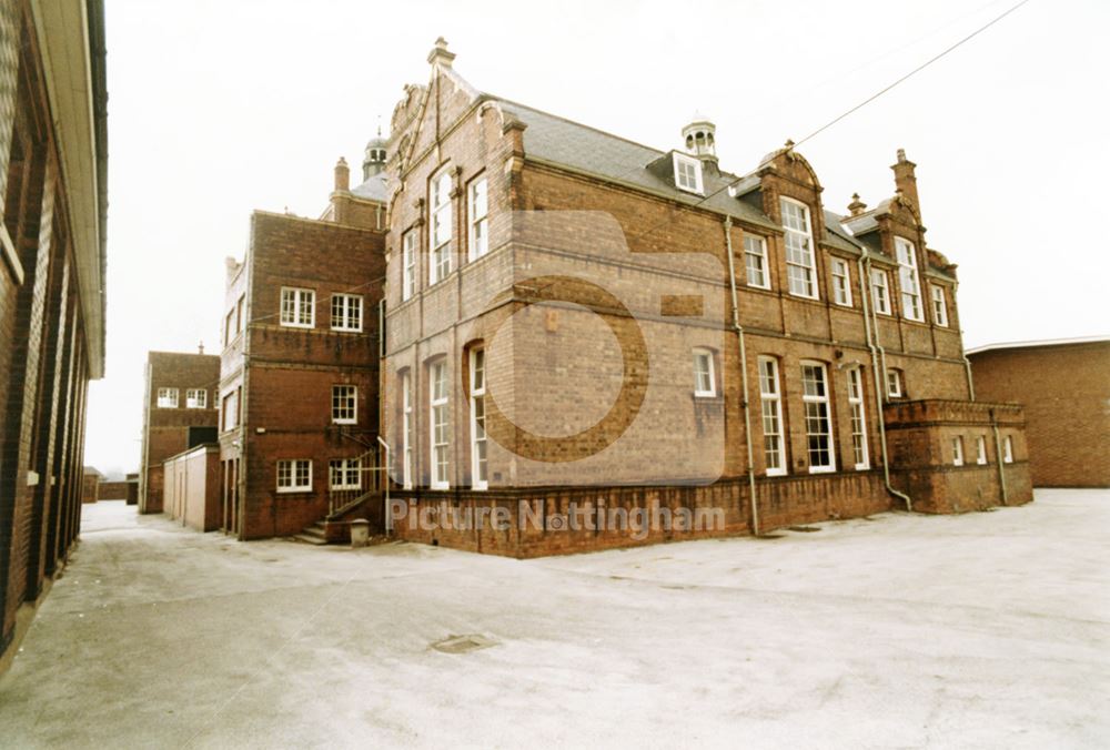 Mundella School -exterior