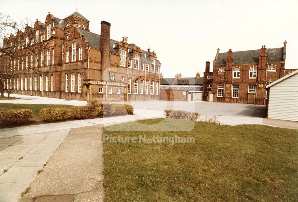 Mundella School -exterior