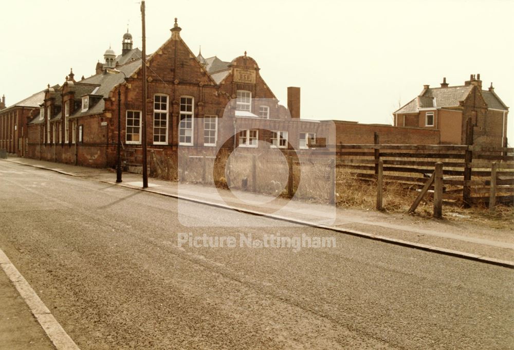 Mundella School -exterior