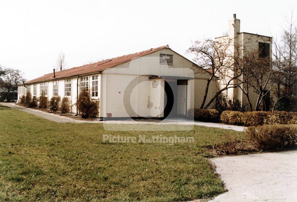 Mundella School - dining halls and kitchen