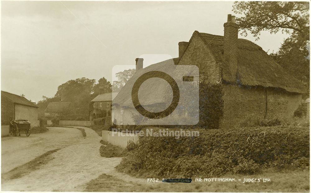 Old thatched cottages - Clifton Village