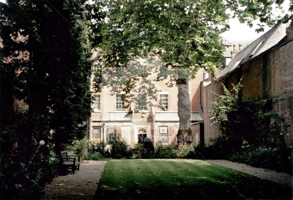 Bromley House, Angel Row -garden