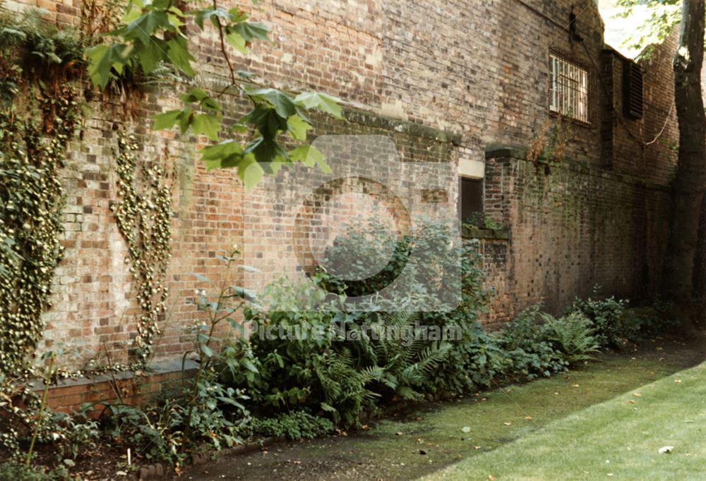 Bromley House, Angel Row - garden