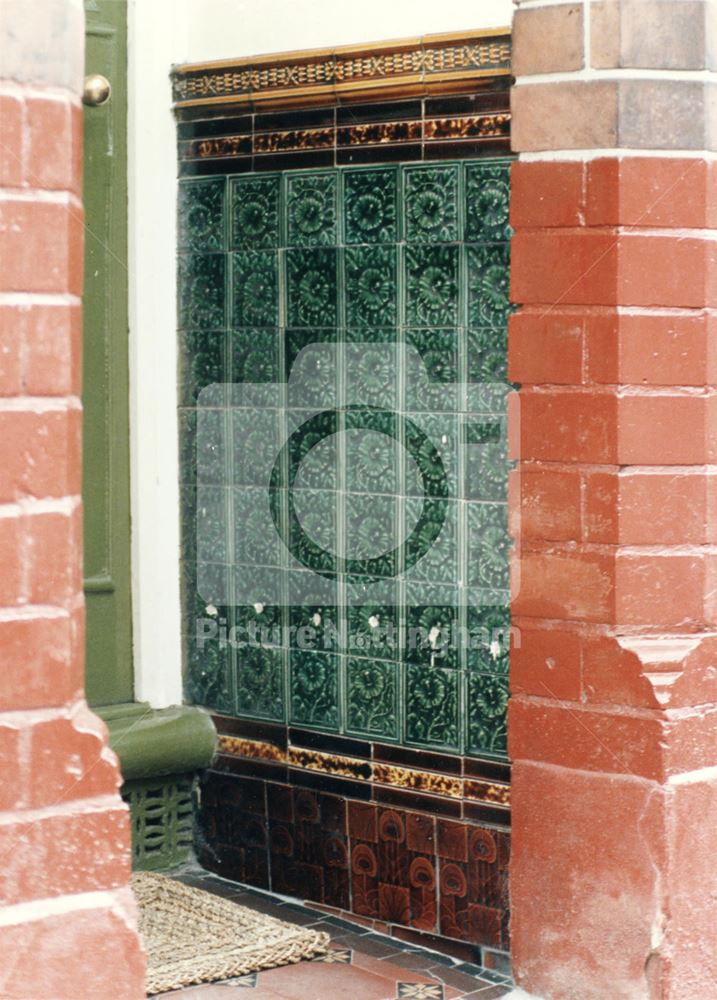 34, Holborn Avenue -tiles