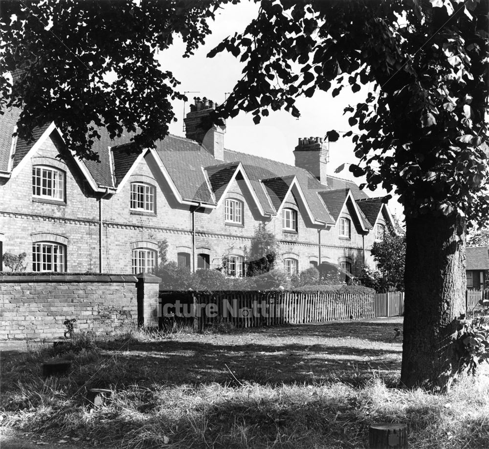 Glebe Cottages, Wilford