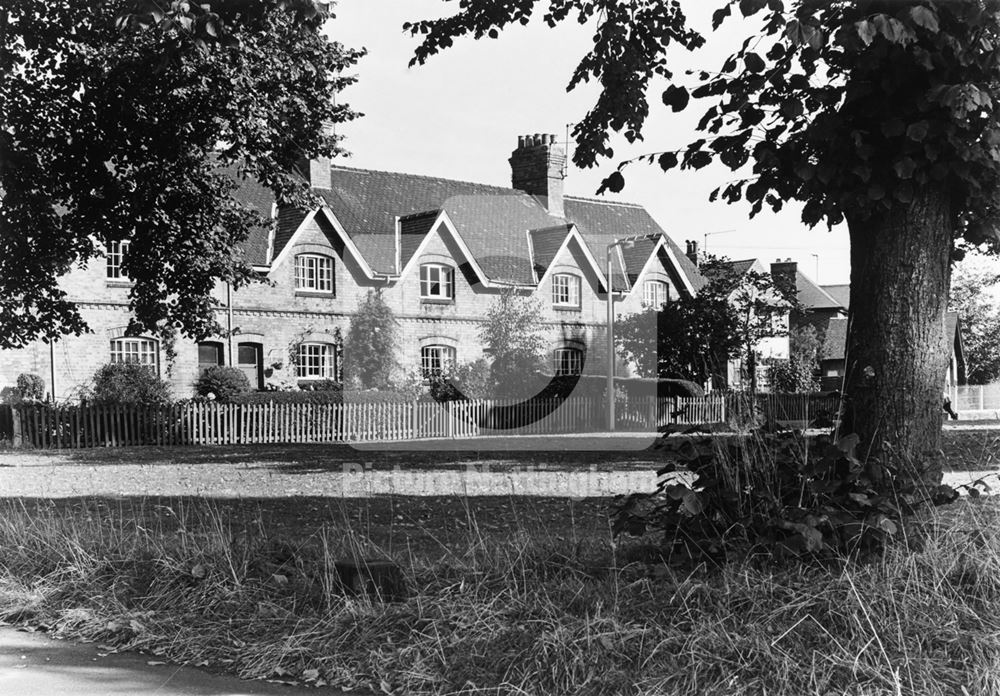 Glebe Cottages, Wilford