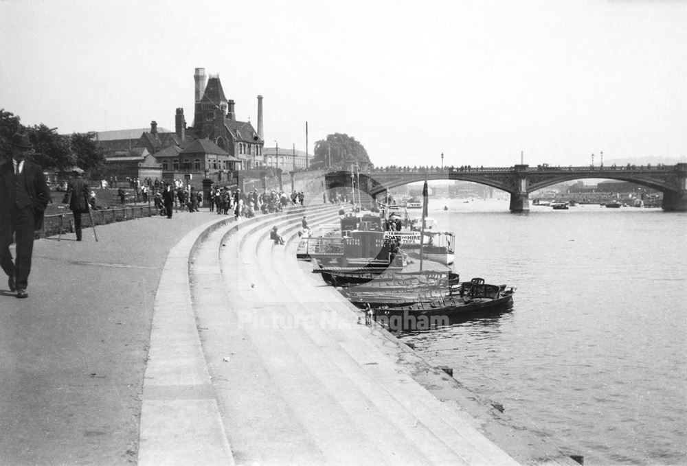 Leisure boats at the Victoria Embankments of the River Trent, Trent Bridge