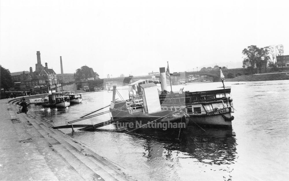 'Pride of the Yare' pleasure boat on the River Trent, Victoria Embankment