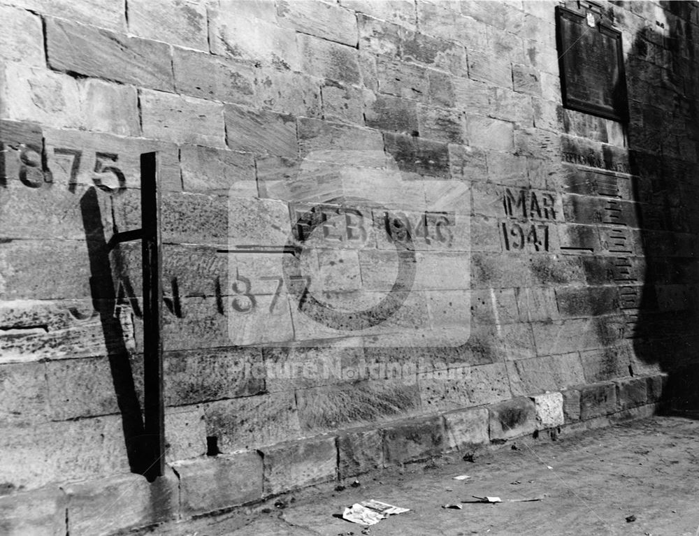 Flood marks, Trent Bridge