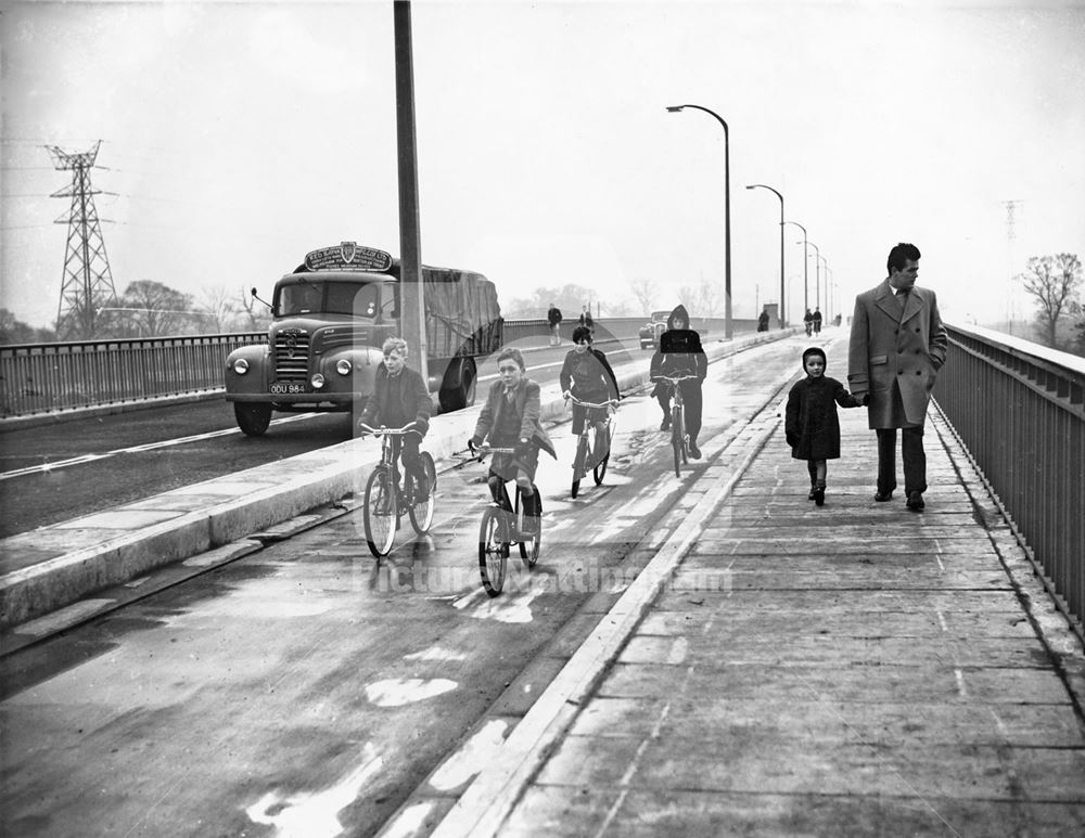 Clifton Bridge, River Trent