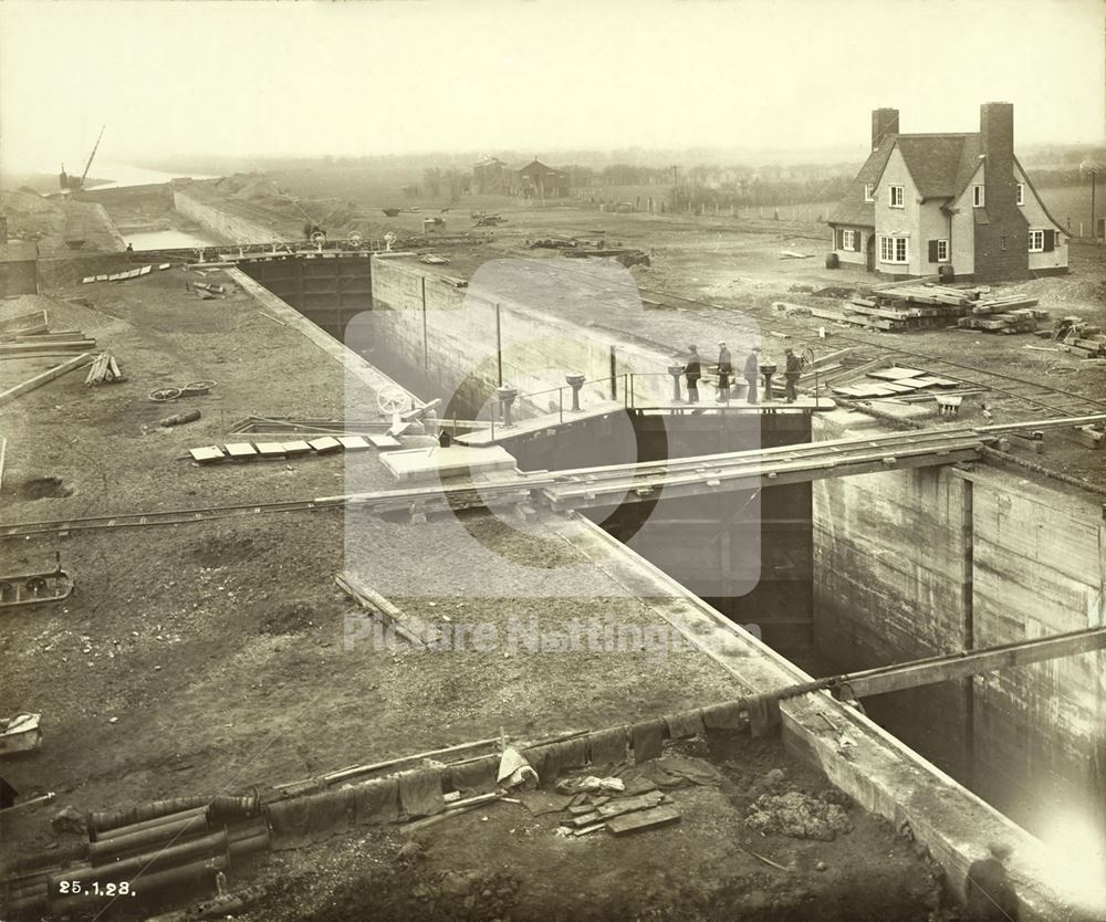 Construction of locks, River Trent, Stoke Bardolph