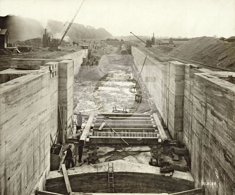 Construction of locks, Stoke Bardolph - Upper approach: framework of lock gate