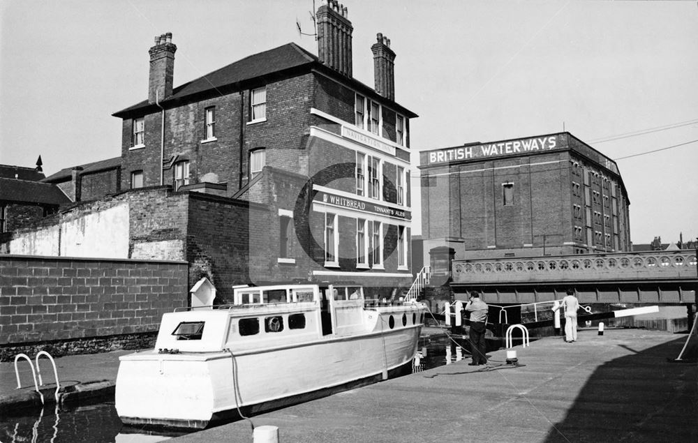 Navigation Inn and Castle Lock, Nottingham Canal