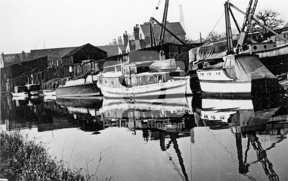 Workshops, sheds and boatyard on the Nottingham Canal