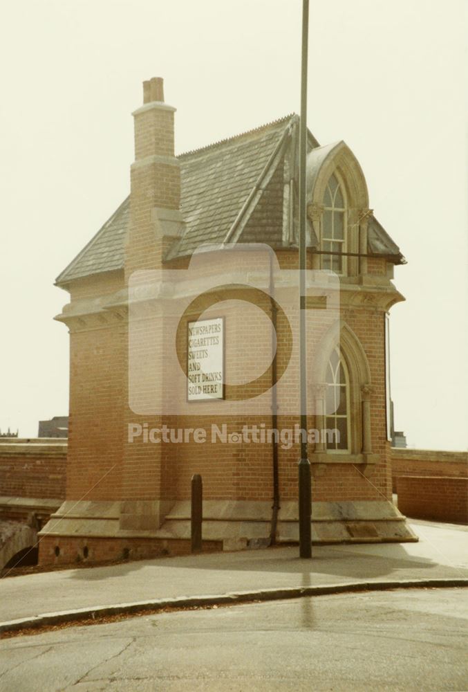 Wilford Toll Bridge, River Trent -toll house entrance