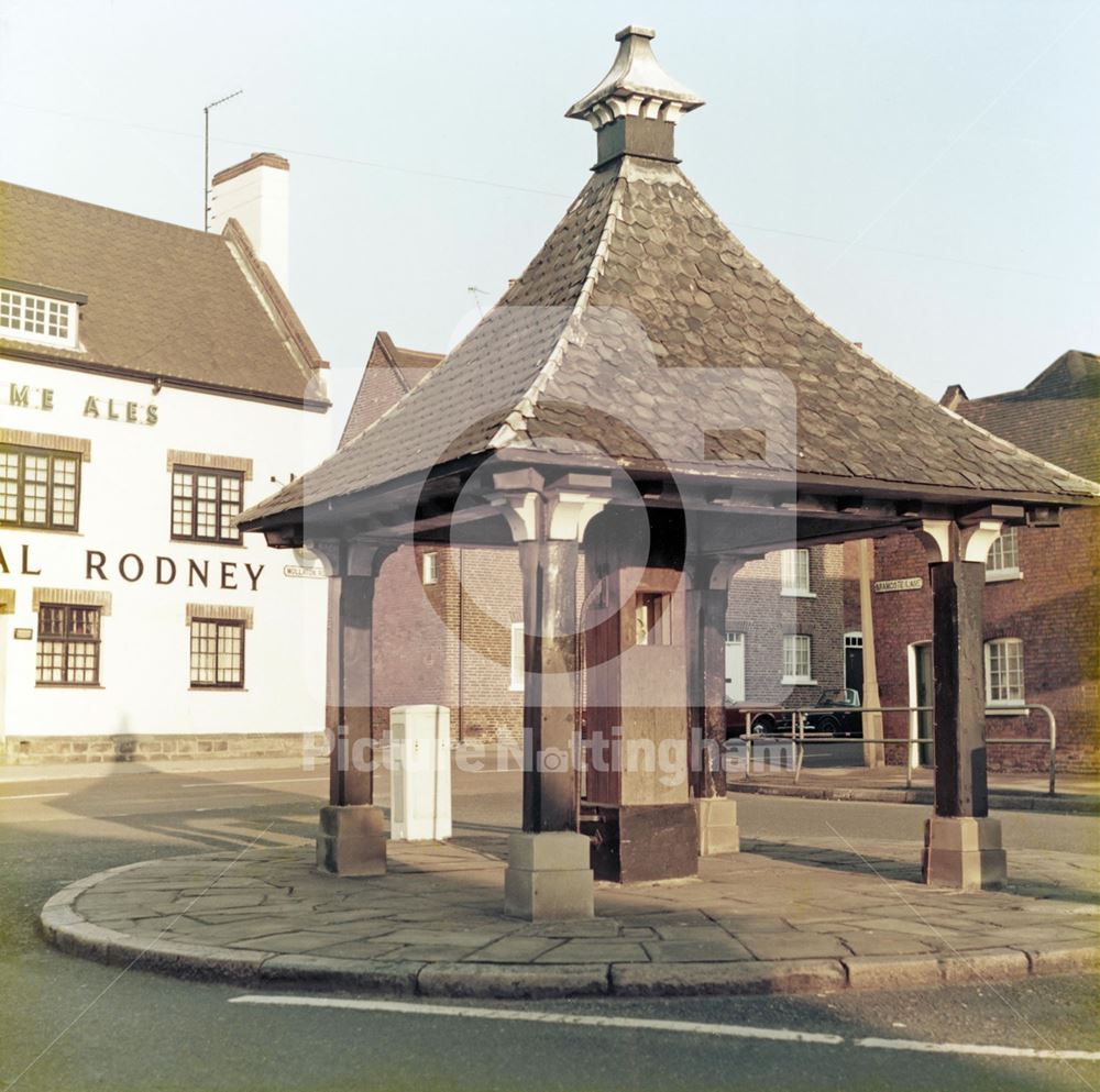 The village water pump, Wollaton Square