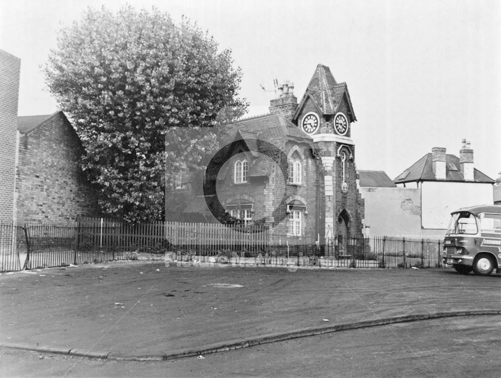 Lammas Fields clock, Huntingdon Street