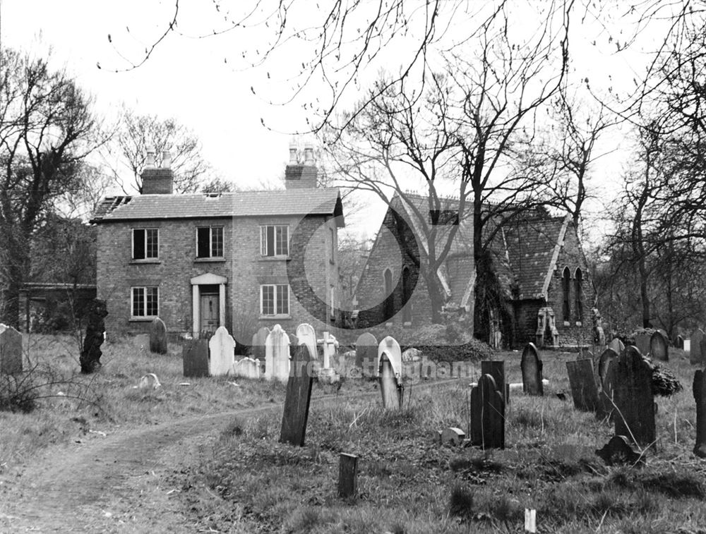 Ivy Cottage and Dissenters Chapel