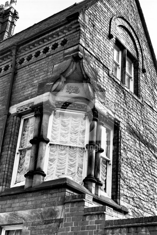 5, Lenton Road -window detail