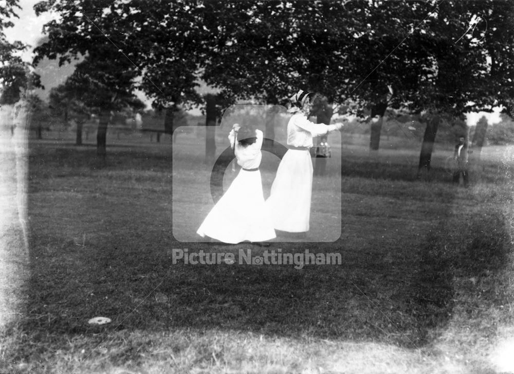 Bulwell Hall Park - Ladies on the Golf Links