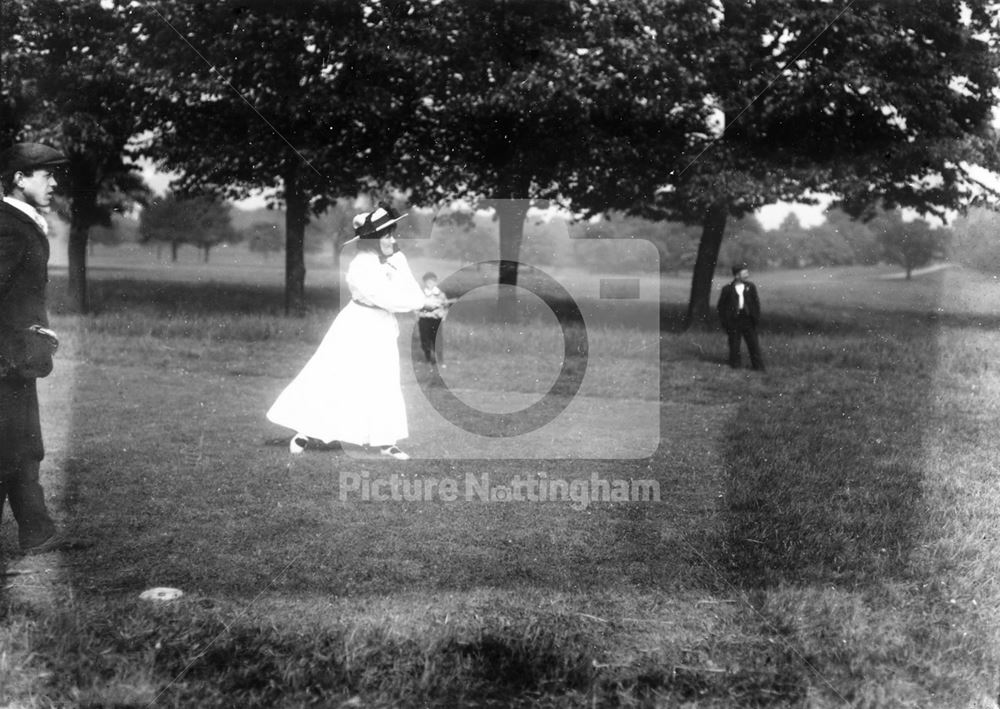 Bulwell Hall Park - Woman playing golf on the Golf Links