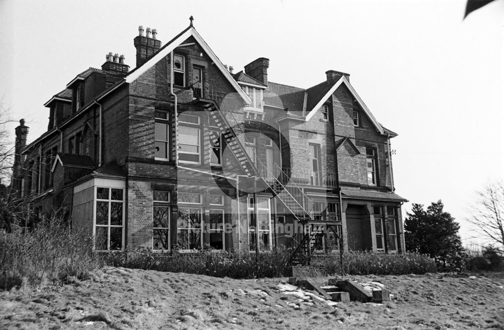 Park House, Woodborough Road