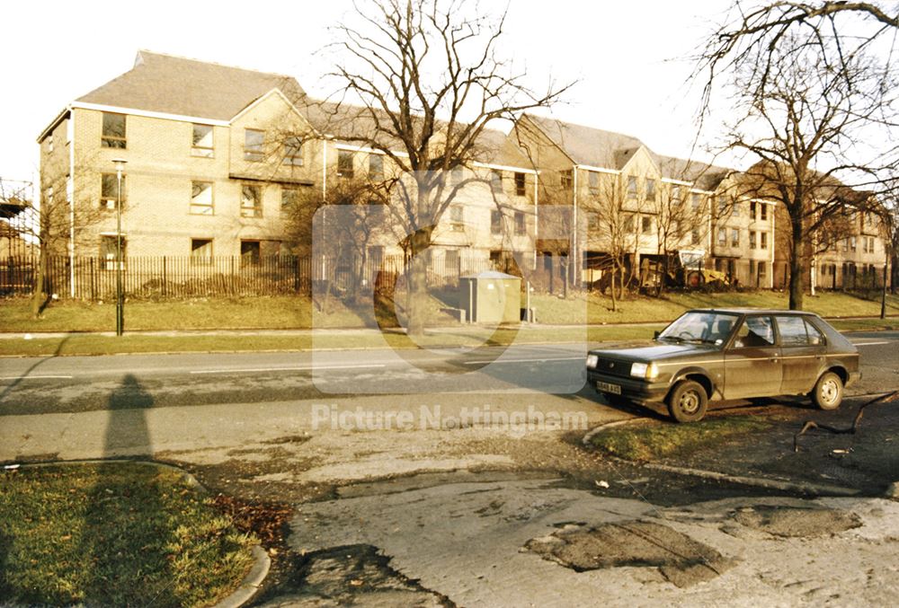 Newly built flats on the site of Nixon Knowles Timber Yard, Queen's Drive?, Nottingham, 1985